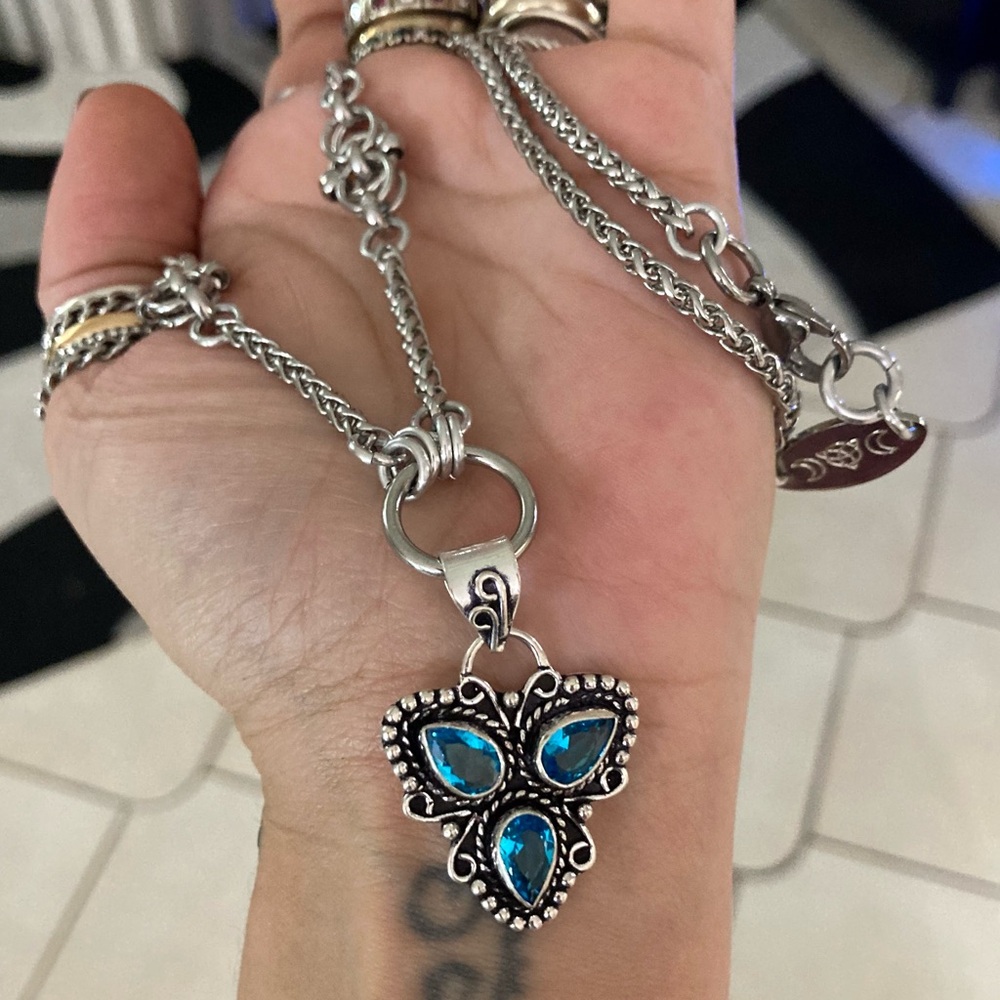 925 sterling silver overlay blue topaz triangle Celtic knot maille necklace - Picture 7 of 13